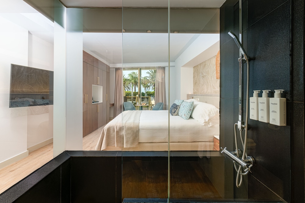 Superior Room, Pool Access, Ground Floor - Photo 8