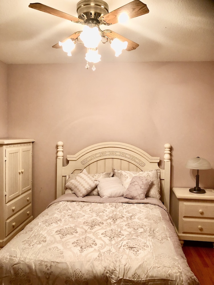 Deluxe House photo 2