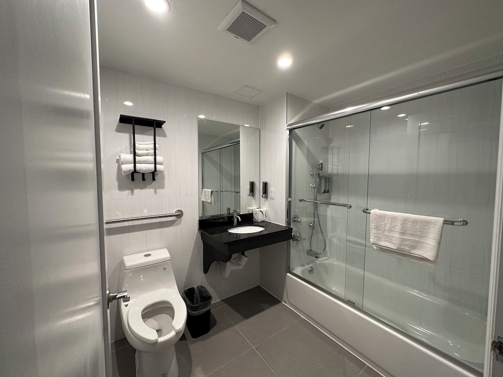 Deluxe Double Room, 2 Queen Beds, Non Smoking - Photo 13