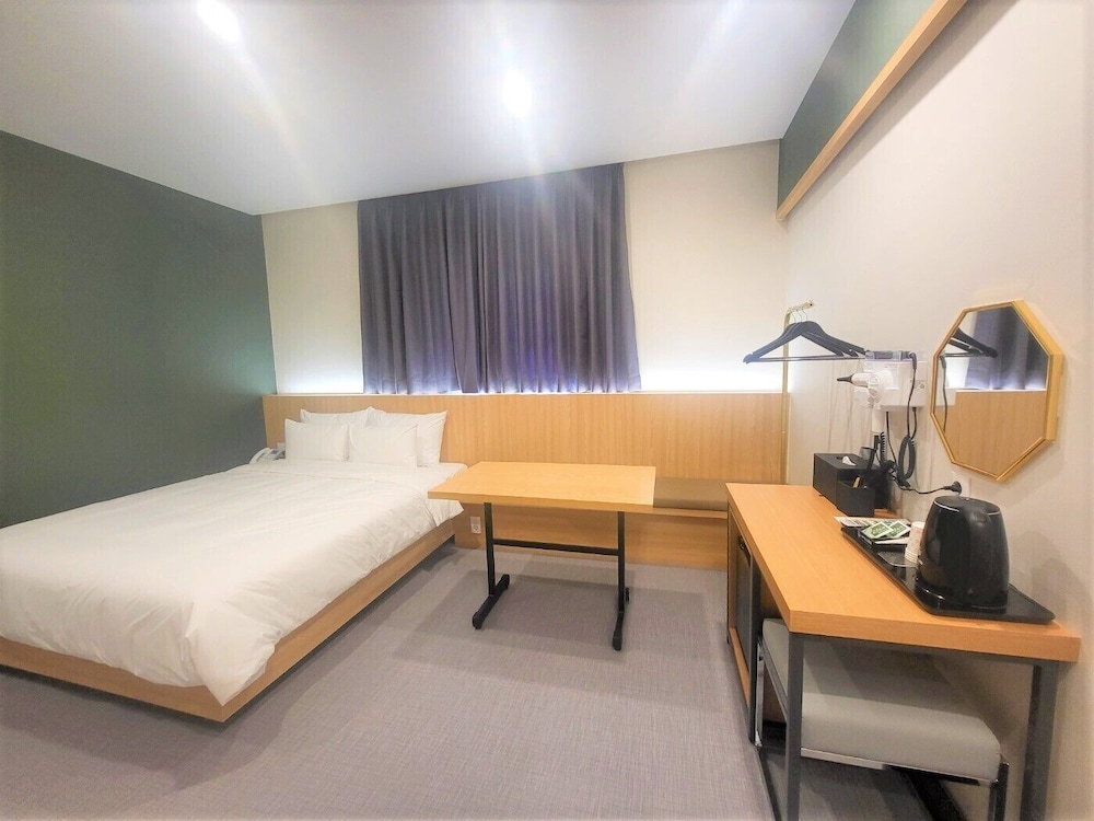Premium Double Room - Photo 8