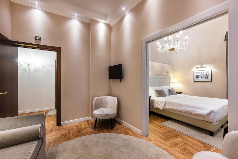 Suite, Annex Building photo 3