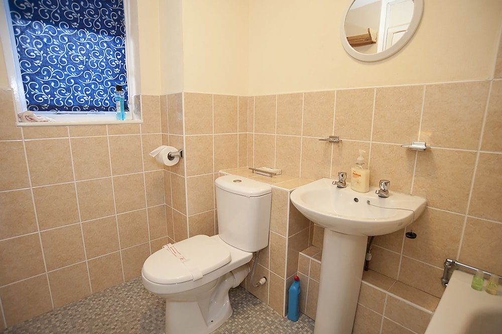 Basic Apartment (Bramley Suite) photo 2