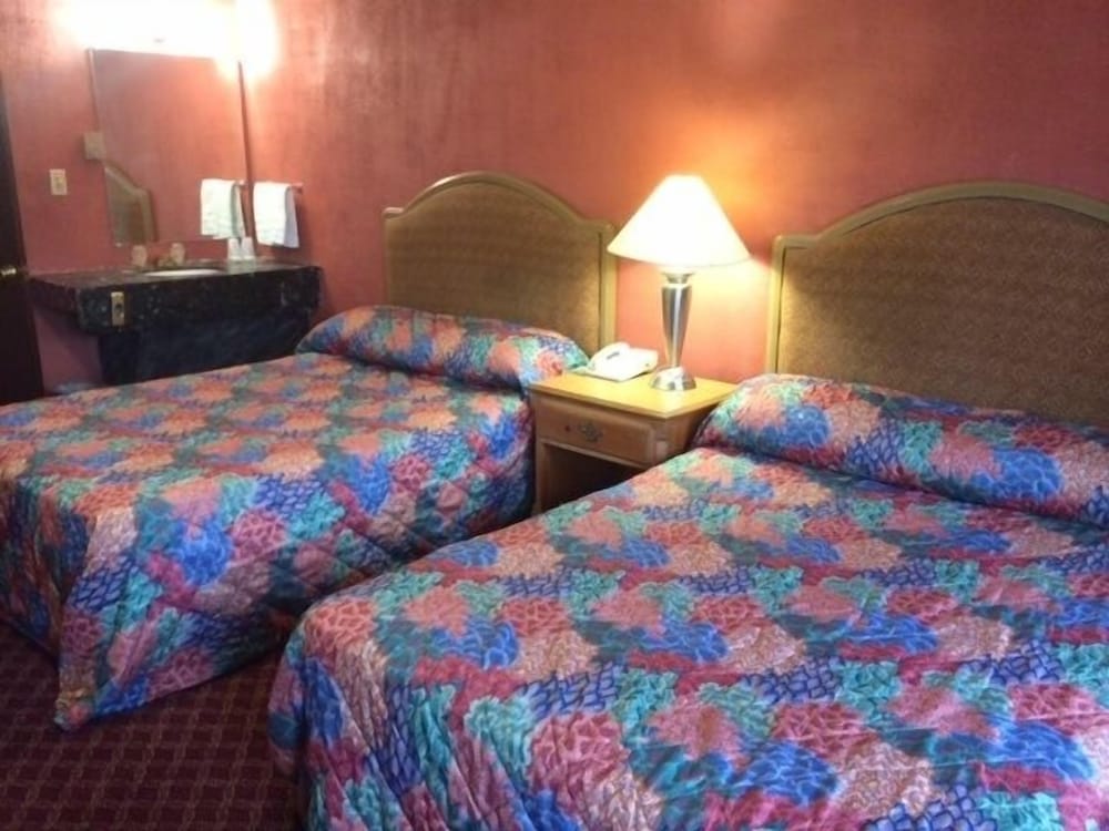 Standard Room, 2 Double Beds photo 3