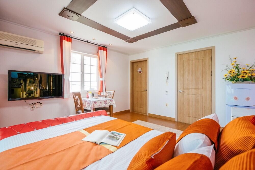 Room (Moran) - Photo 5