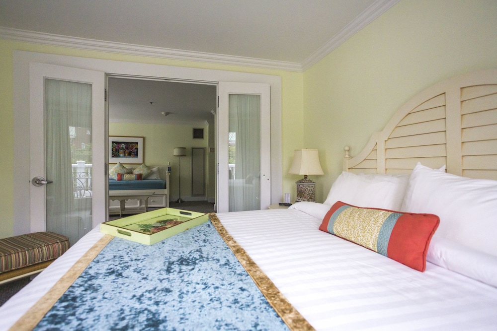 Superior Suite, 1 King Bed with Sofa bed (King Suite)