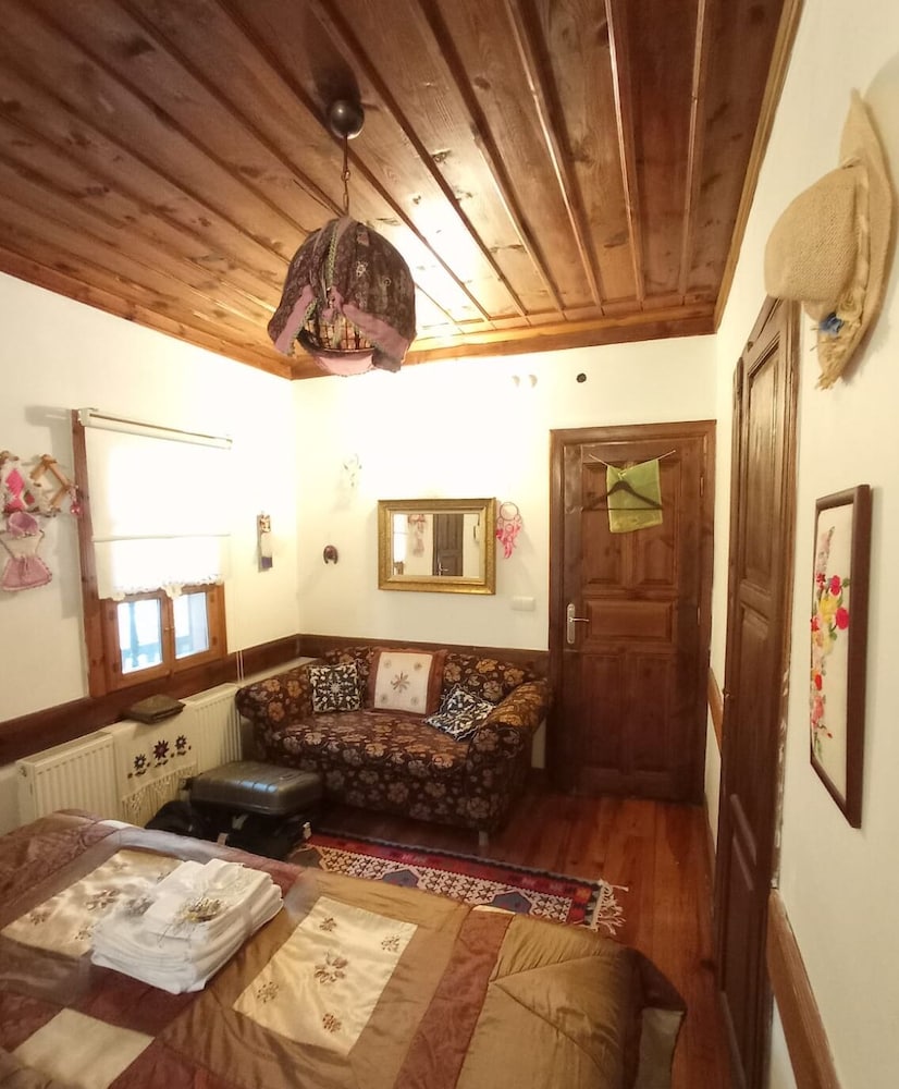 Design Double or Twin Room, 1 Bedroom, Balcony photo 3