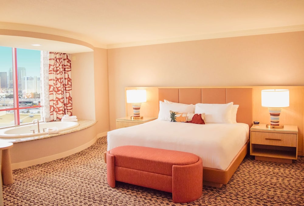 Premier Suite, 1 Bedroom (High Floor) - Photo 1