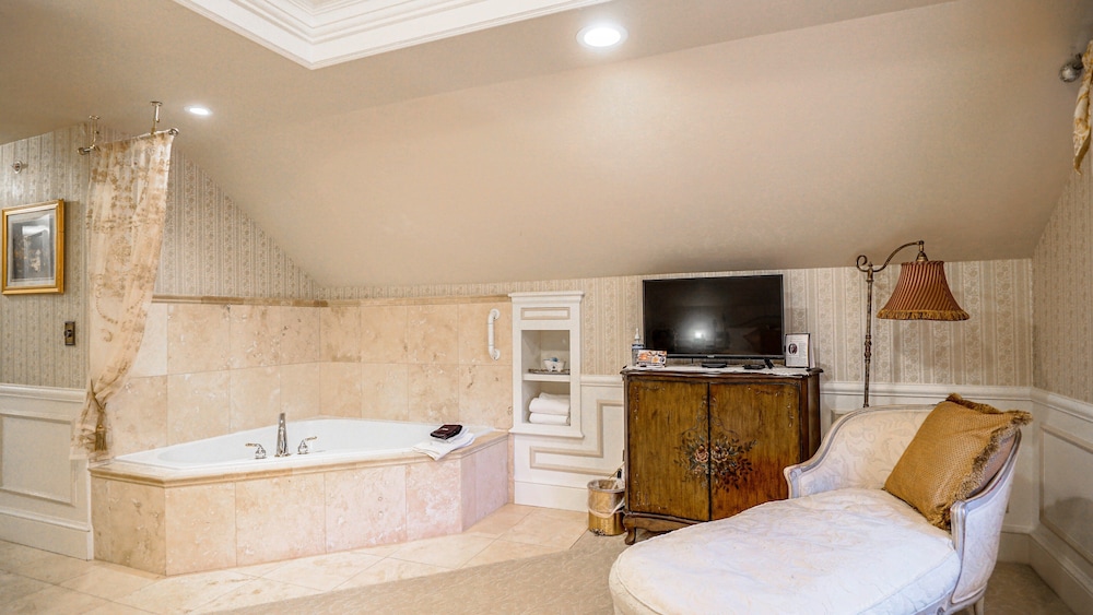 Senator spa suite