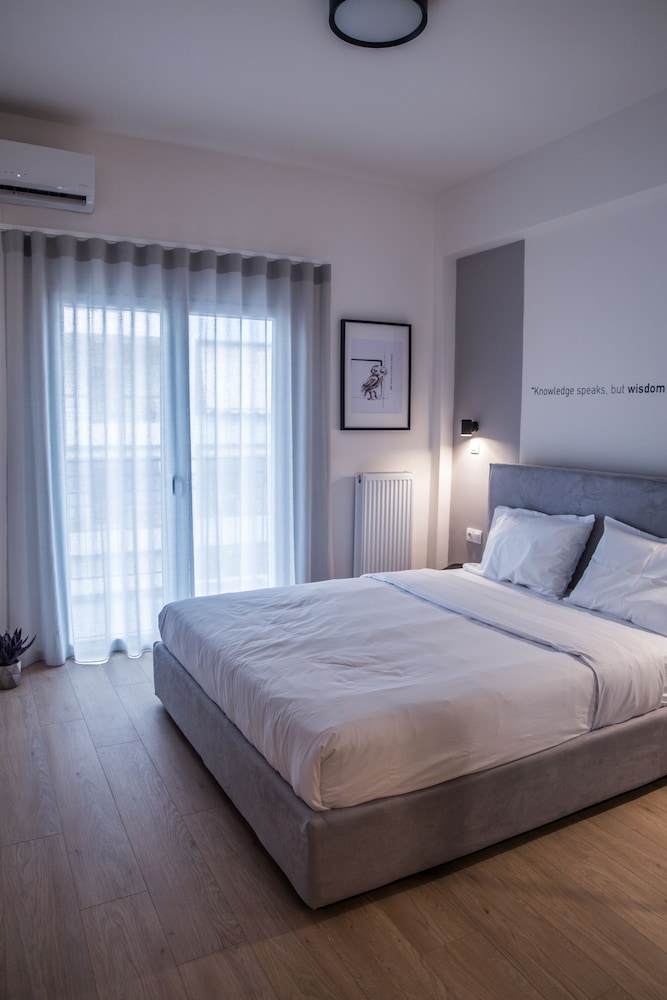 Deluxe Studio, 1 Bedroom, Balcony photo 2
