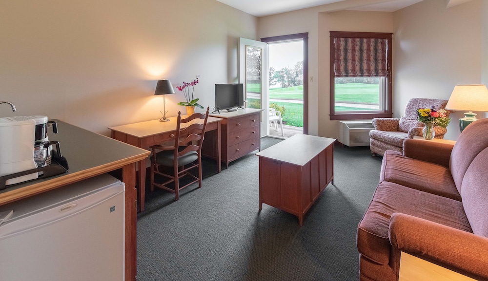 Junior Suite, 1 King Bed with Sofa bed photo 2