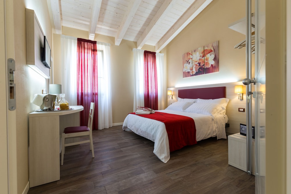 Double Or Twin Room photo 1