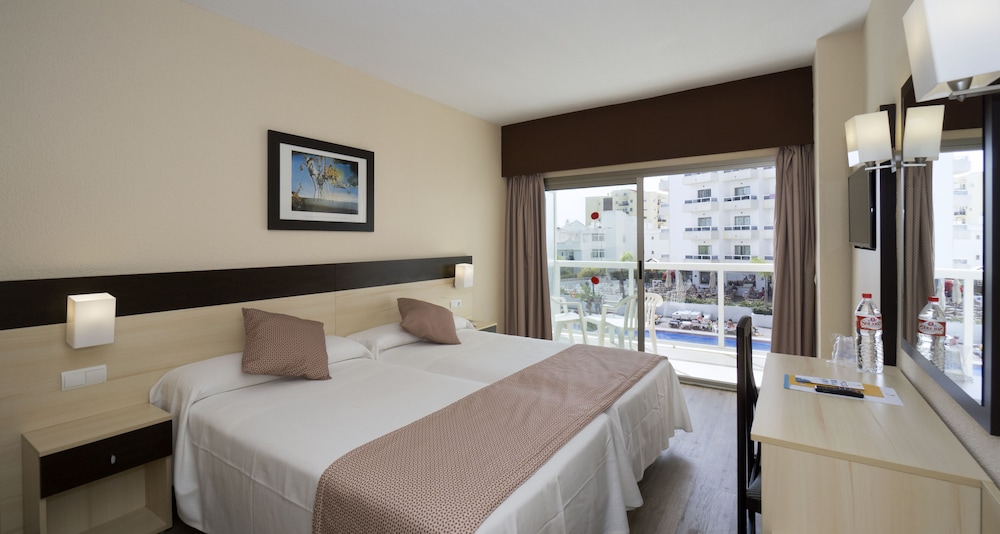 Double Room, 1 Double or 2 Twin Beds, Terrace, Pool View