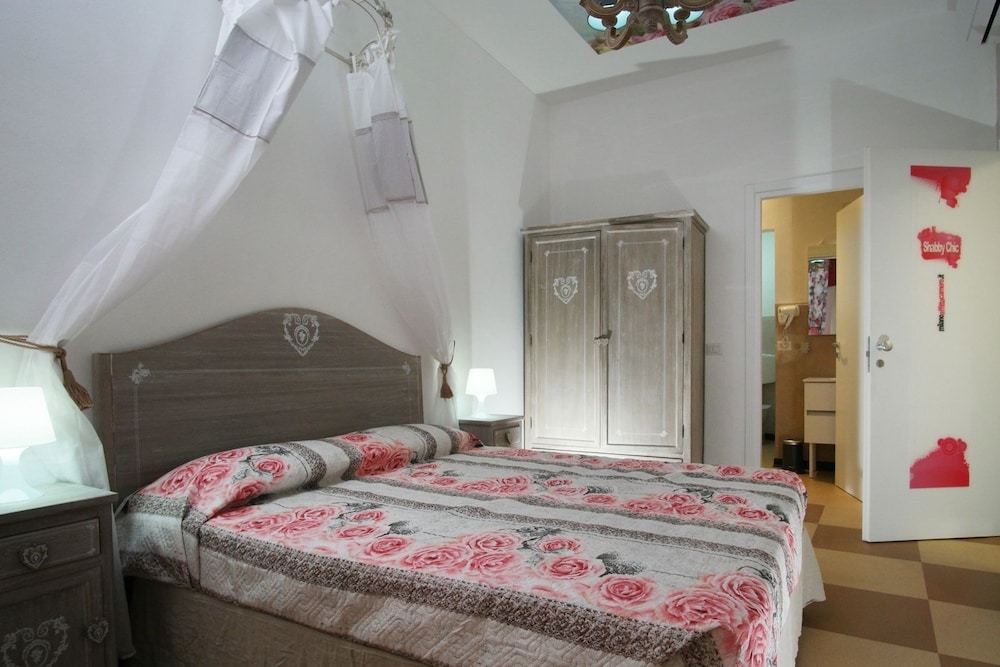 Double Room, Private Bathroom (Shabby Chic)