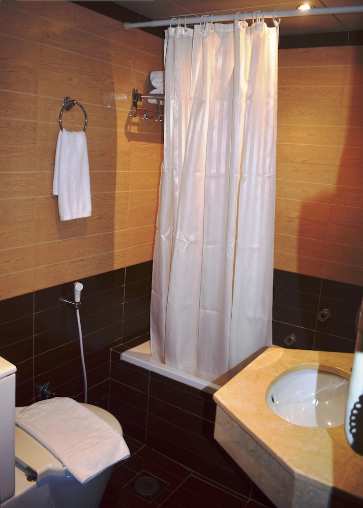 Deluxe Suite photo 3