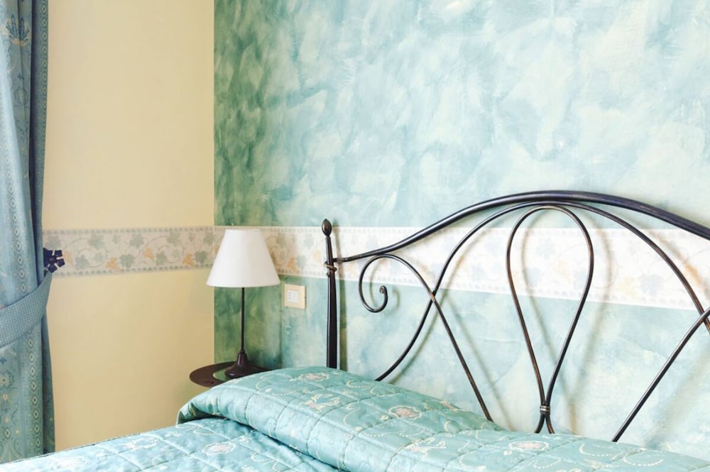 Classic Double or Twin Room photo 2