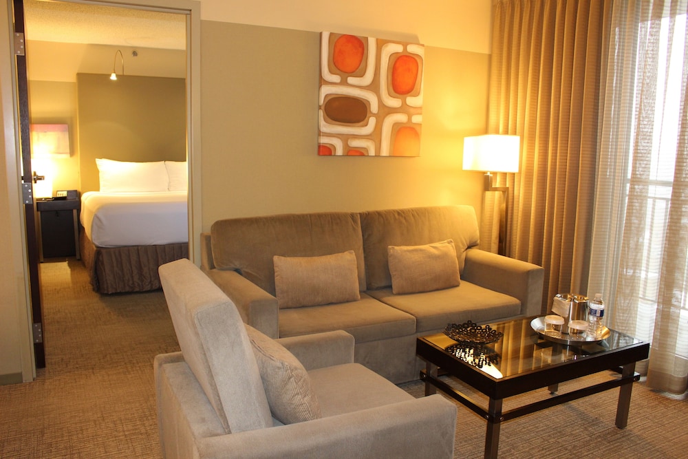 Junior Suite, 1 King Bed, Accessible - Photo 6