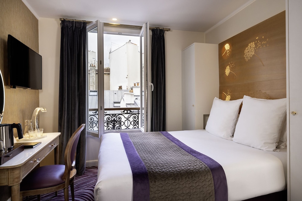 Prestige Room with Eiffel Tour View photo 3