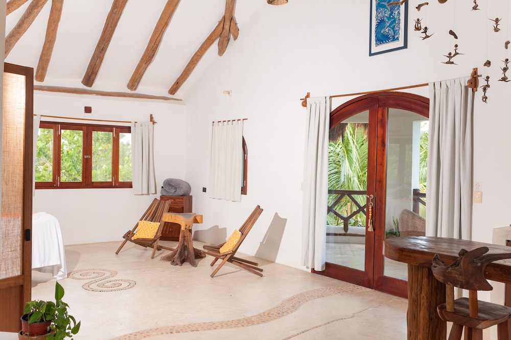 Studio Suite, Balcony, Partial Sea View photo 3
