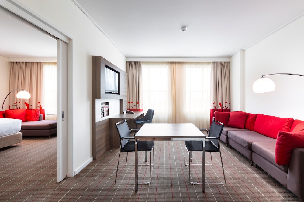 Junior Suite, 1 King Bed (Spa) - Photo 3