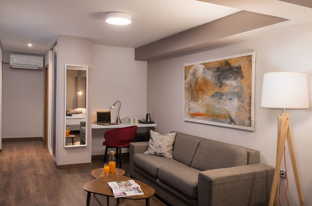 Room - Photo 6