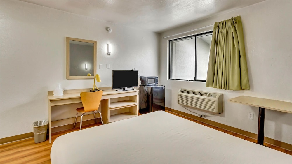 Deluxe Room, 1 Double Bed, Hearing Accessible, Non Smoking