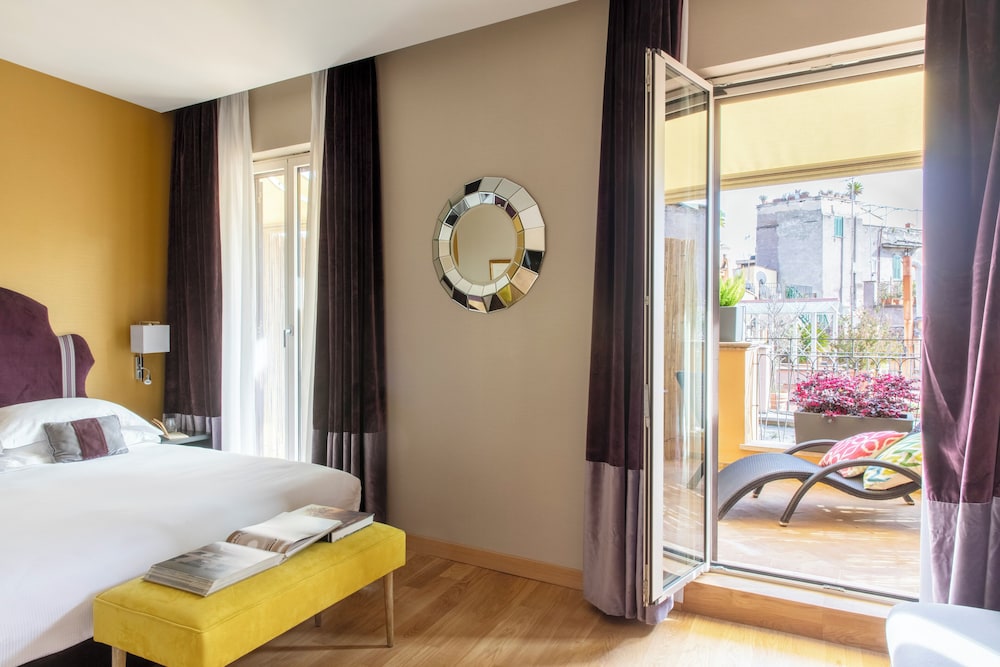 Deluxe Double or Twin Room with Terrace, City View photo 3