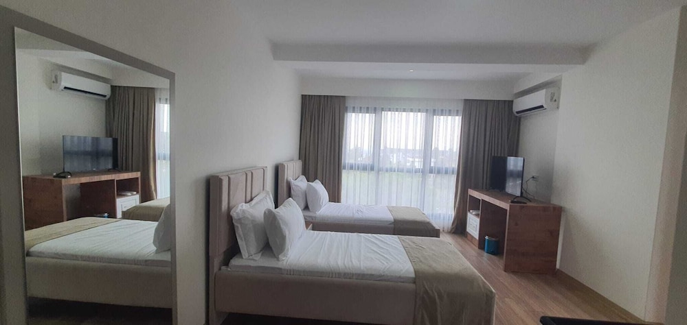 Family Suite, City View photo 1