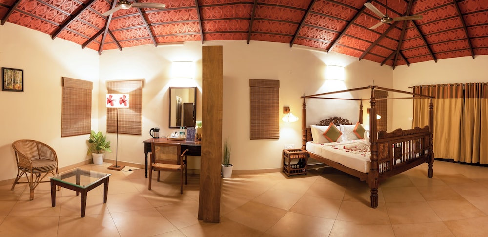 Lily Jacuzzi Villa with Balcony photo 2