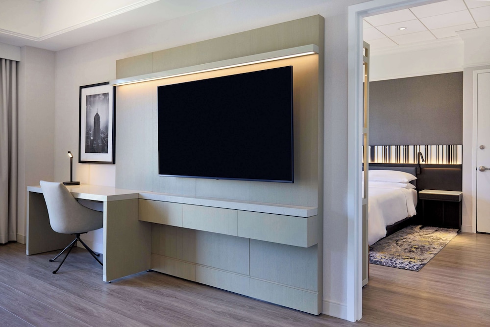 Suite (Specialty)