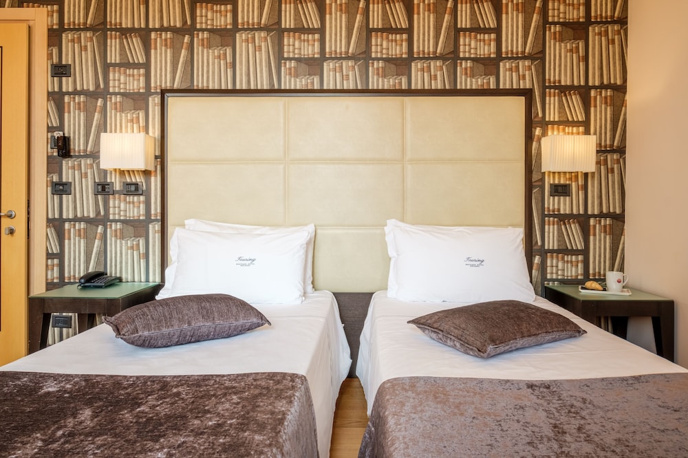 Double Room (Gold)