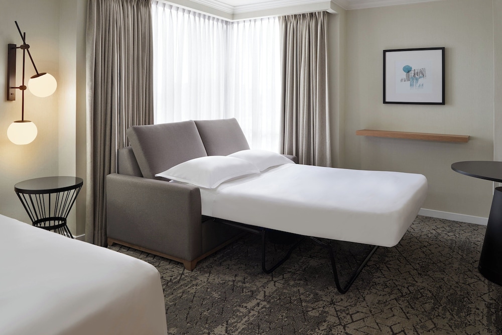 Superior Suite, 1 King Bed with Sofa bed