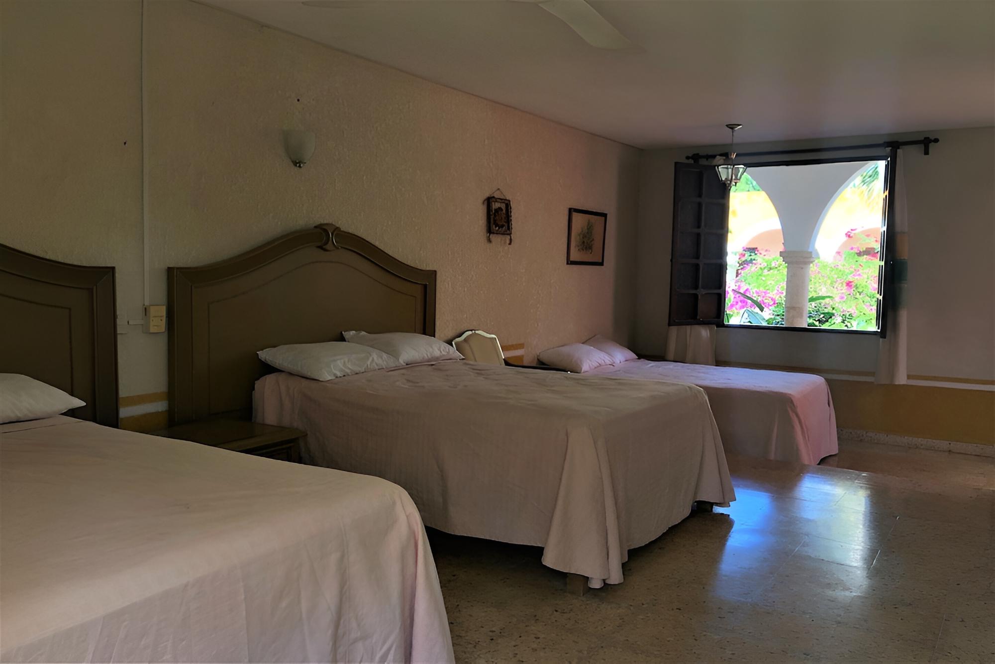 Standard Room, Multiple Beds photo 2