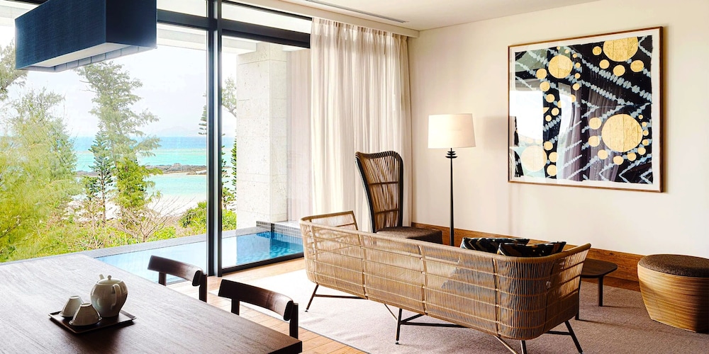 Executive Suite King Bed 2nd floor with Private Pool