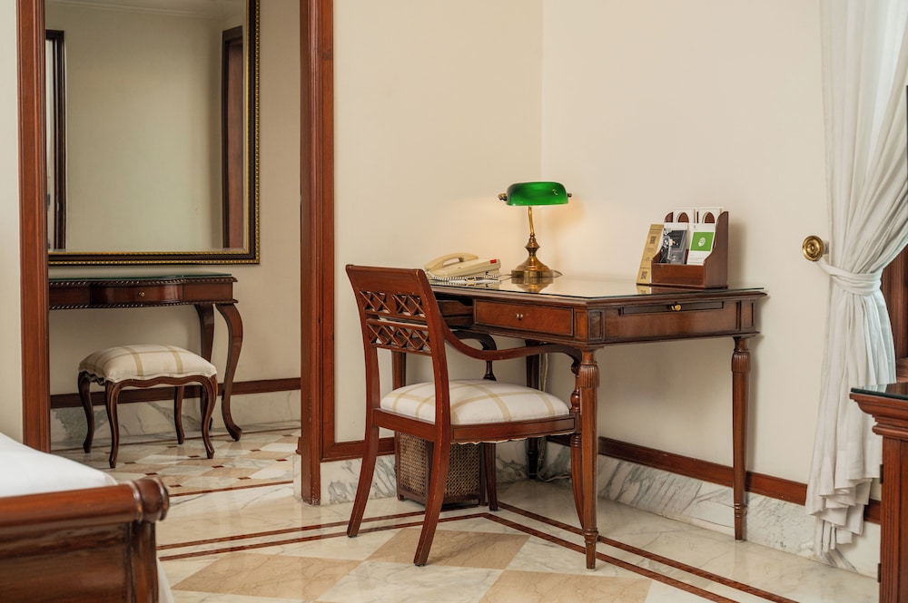 Twin Room (Heritage) - Photo 8