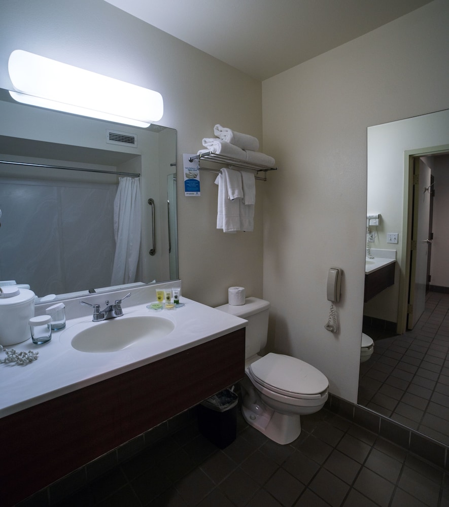 Deluxe Room, 2 Queen Beds, Courtyard View