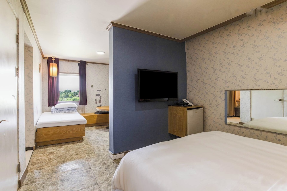 Standard Twin Room photo 2