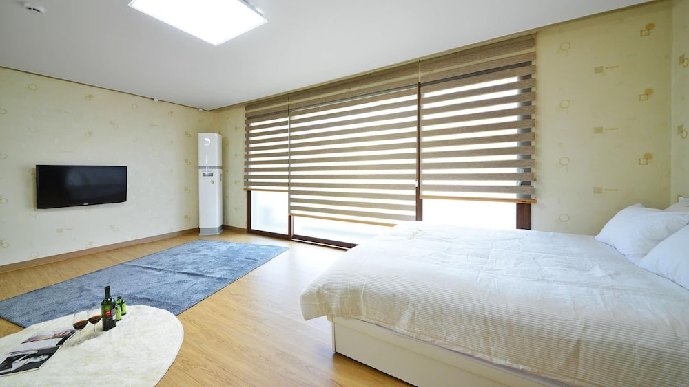 Basic Room, 1 Bedroom (A204(Ocean View)) - Photo 5