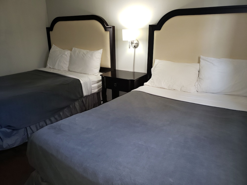 Family Suite, Multiple Beds - Photo 3