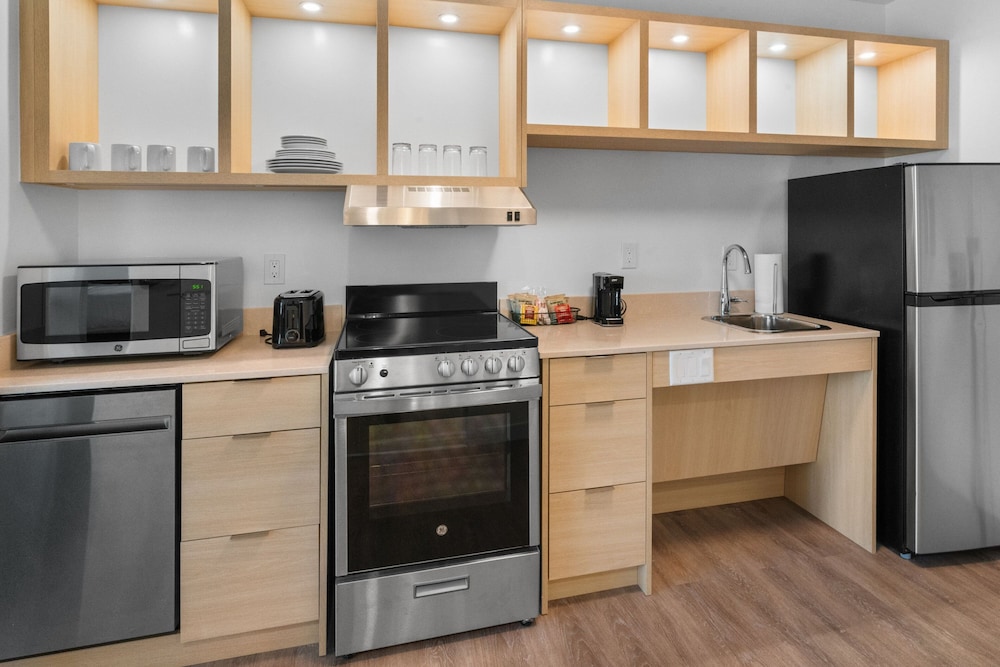 Suite, 1 Bedroom - Photo 19
