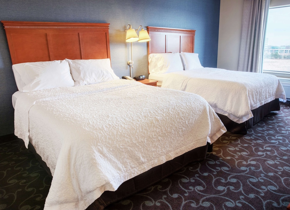 Room, 2 Queen Beds, Accessible, Non Smoking (Mobility & Hearing, Bathtub) - Photo 2