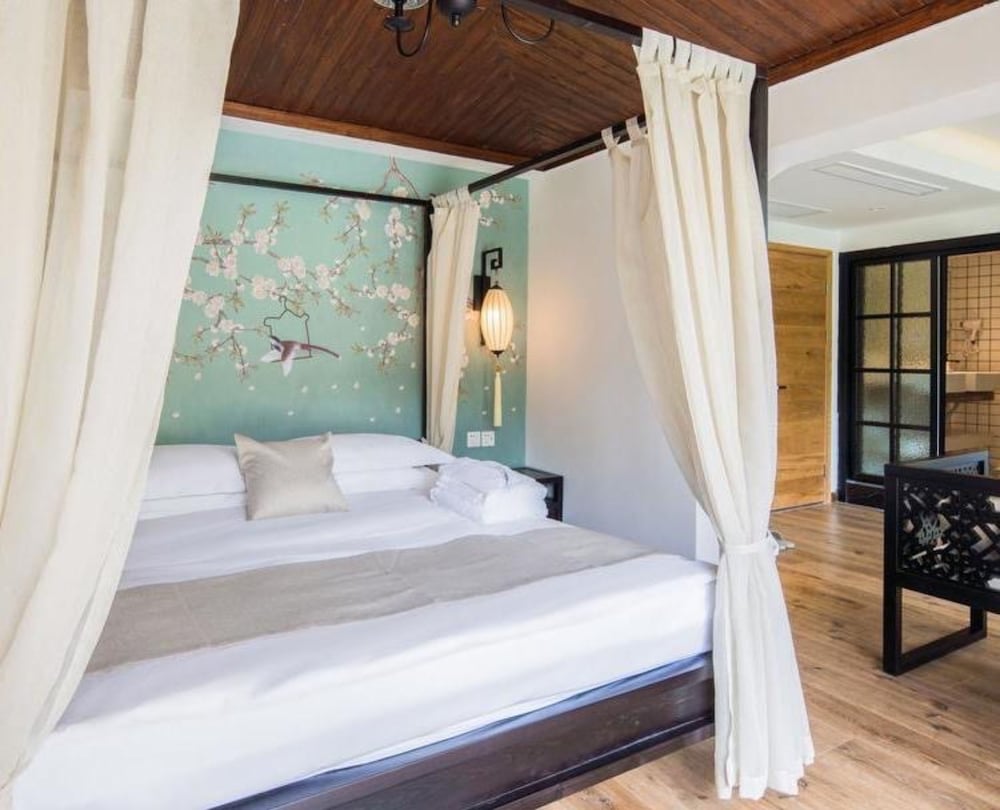 Signature Suite (Mainland Chinese Citizen Only)