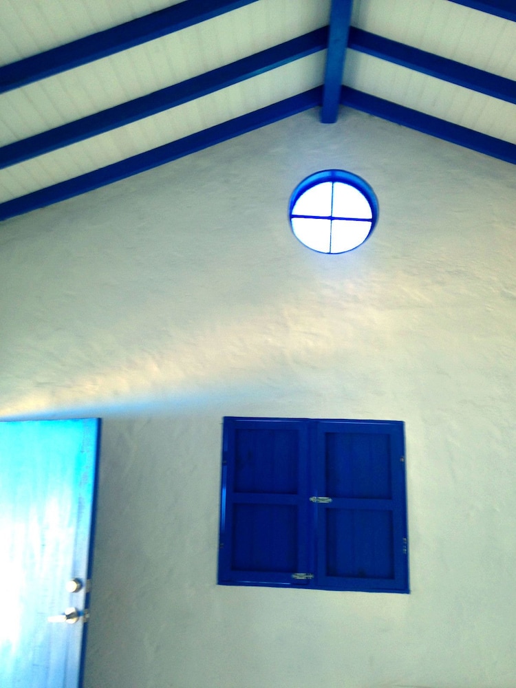 Deluxe Triple Room, 1 Bedroom, Private Bathroom, Mountain View photo 2
