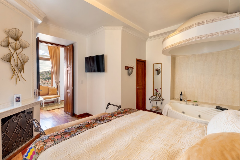 Royal Suite photo 1