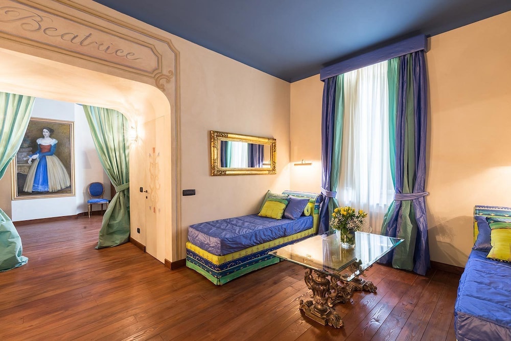 Luxury Condo, 2 Bedrooms photo 3
