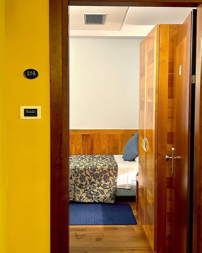 Business Single Room