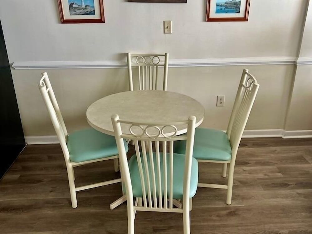 Condo, 1 Bedroom photo 2