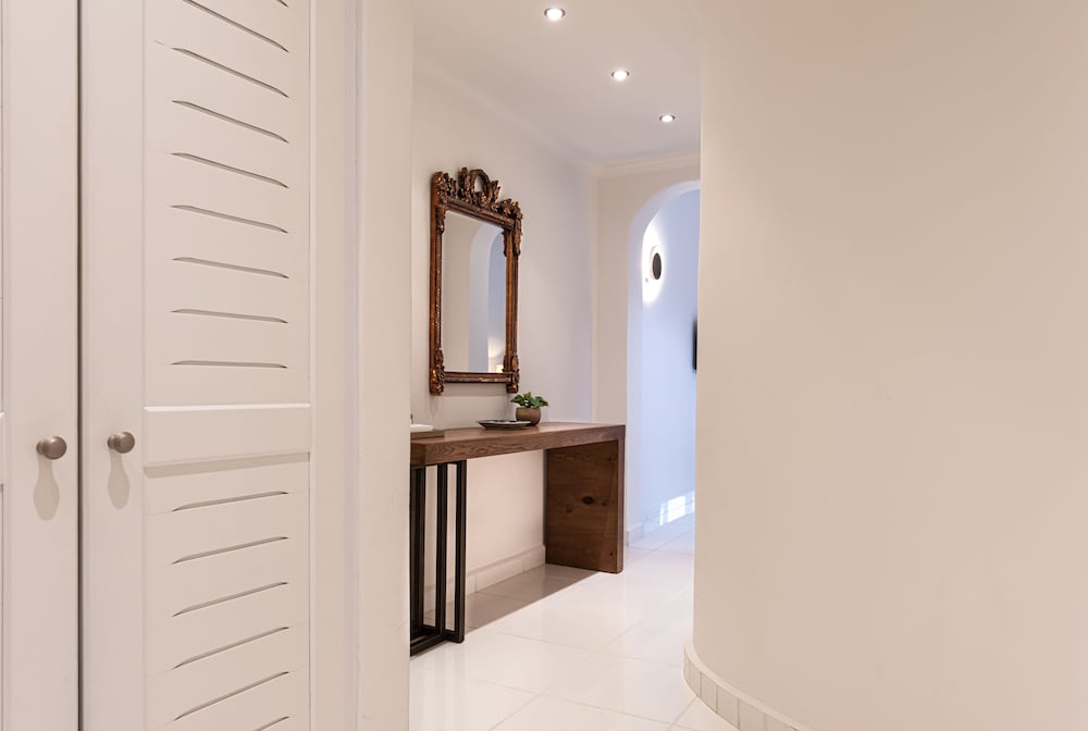 Simple Life Suite with Outdoor Hot Tub, Sea View - Photo 6