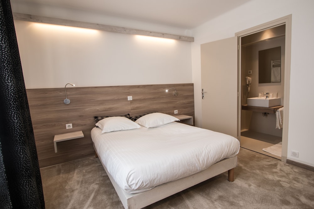 Business Double Room, 1 Double Bed, Non Smoking - Photo 4