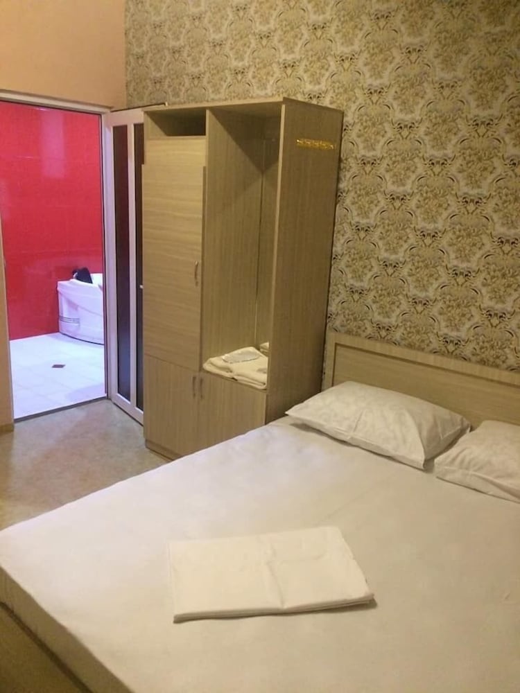 Double Room, Jetted Tub