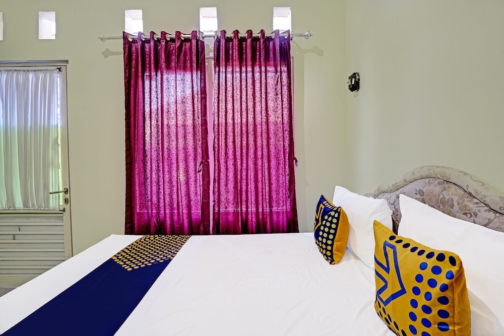 Economy Double Room photo 2